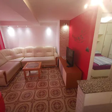 Apartman In 13796 *